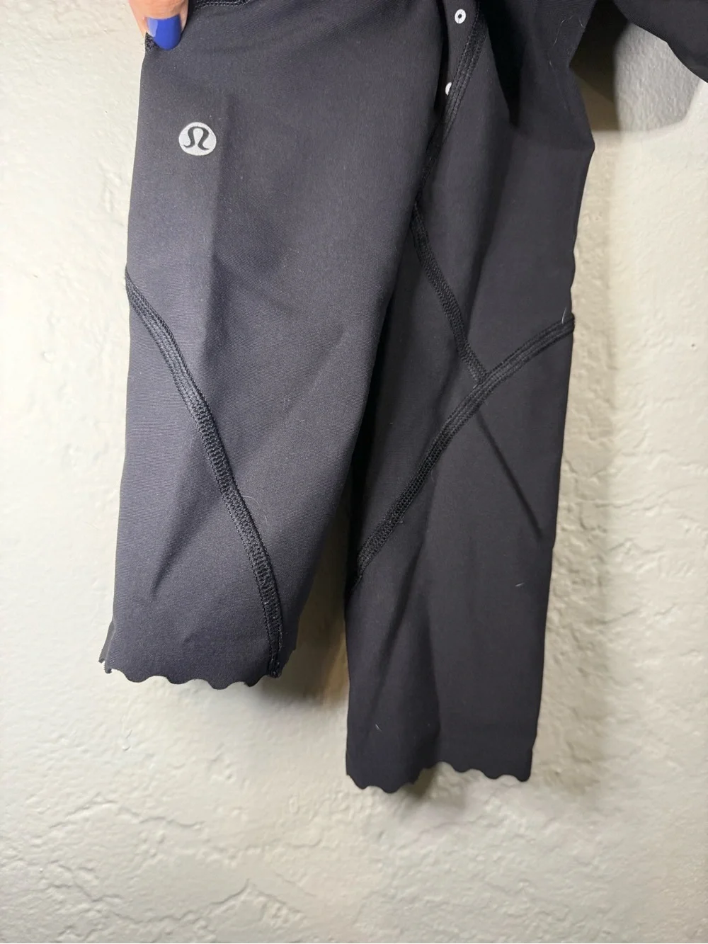 Lululemon Tight Stuff Black / reflective Dot Black  Leggings Size 6
